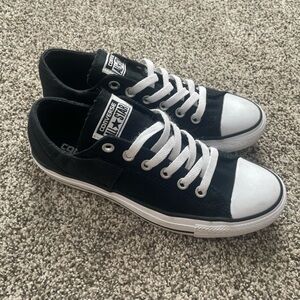 Women’s Converse - Slip on - Size 8